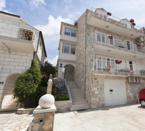 Apartments Micika - image 9