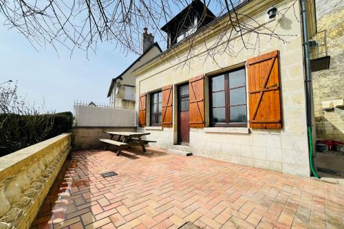 Beautiful house with a garden on a hill near Amboise - Location saisonnière - Nazelles-Négron