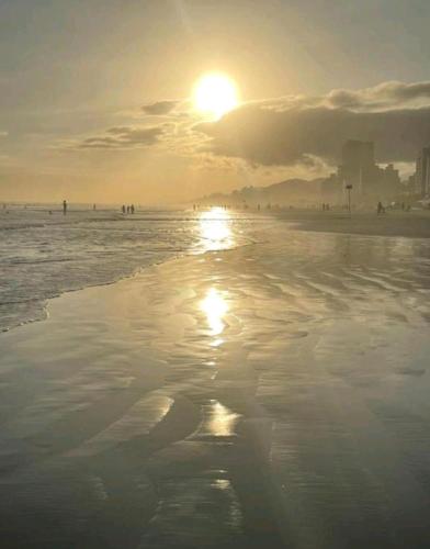 Boqueirao Praia Mar - 250 metros da praia - 2 dormitorios - 100m² - com WI FI - na avenida do comerc