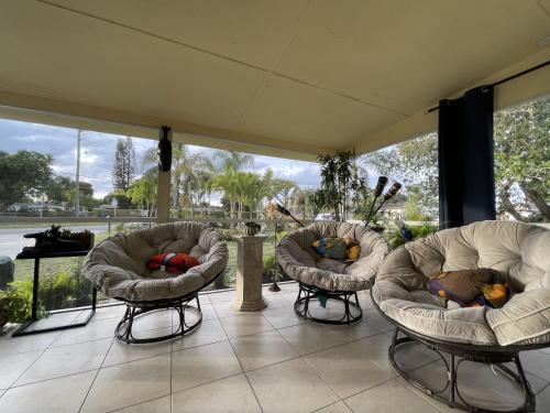 JUNGLE TO BEACH 4 R 3 BR Family and Pet Heated pool N Airport N Beach N Hard Rock in Fort Lauderdale, USA