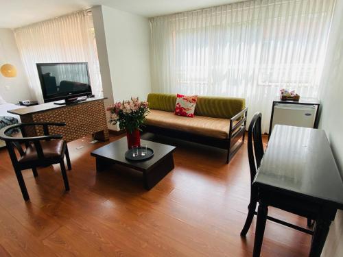 Hotel Retiro 84 by MIJ