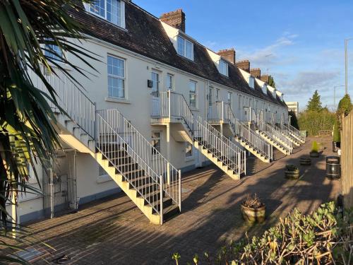 景觀, 貝爾蒙酒店 (Belmore Court & Motel) in 恩尼斯基林市中心