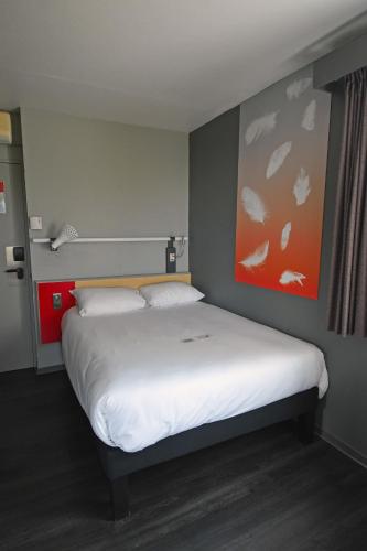 ibis Saintes - image 13