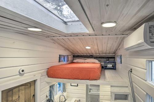 Unique Stay Tiny Everest San Antonio Home! in San Antonio, USA
