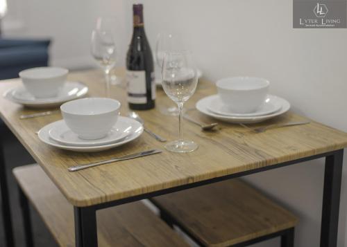 Serviced apartments Opposite Leicester Railway Station - By StayCo - image 3