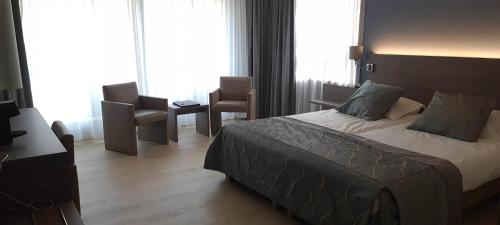 Casino Hotel - image 13