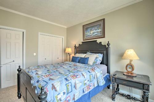 Lake Keowee Resort Condo with Balcony and Pool Access! Lake Keowee Resort Condo with Balcony and Pool Access!