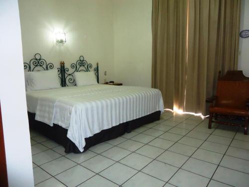 348974538 Hotel Concierge Plaza Colima