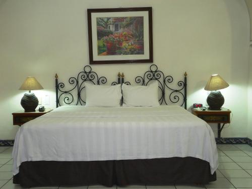 348974932 Hotel Concierge Plaza Colima
