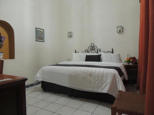 348975644 Hotel Concierge Plaza Colima