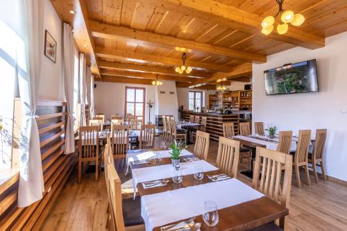 Restaurant, Zamecky Dvur Cernousy in Frydlant