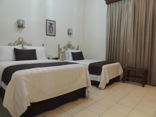 348976417 Hotel Concierge Plaza Colima