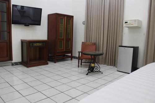 348977417 Hotel Concierge Plaza Colima