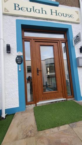 ทางเข้า, Beulah Guest House in โพสทรัช