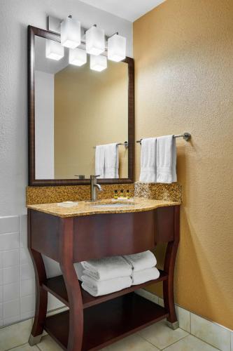 Best Western Plus Milwaukee Airport Hotel & Conference Center