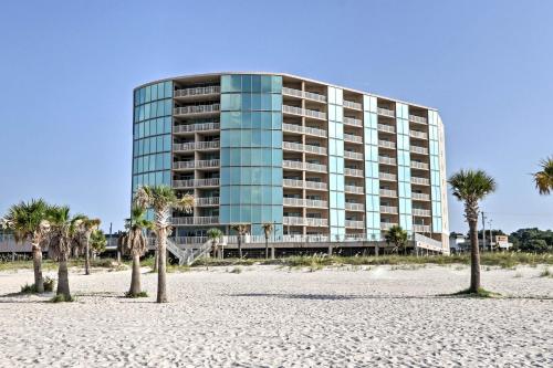 Spacious Biloxi Getaway with Pools and Beach Access! in Biloxi, USA