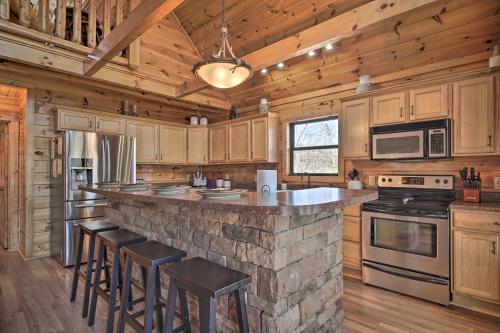 Hatcher MTN Retreat Sevierville Cabin with Hot Tub! - image 17