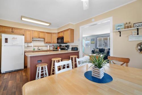 ⭐️The Lucky 7 Beach House⭐️Water view⭐️4 bedroom⭐️ - image 11
