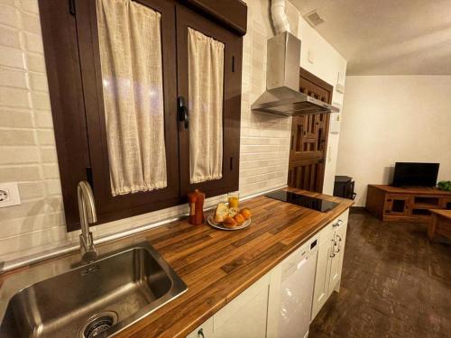 APARTAMENTOS DOÑA JIMENA DEL AMBROZ 4 Estrellas complejo único en el centro del pueblo - PISCINA YA ABIERTA