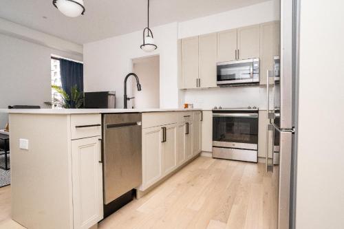 Seward Square 30 Day Stays - image 10