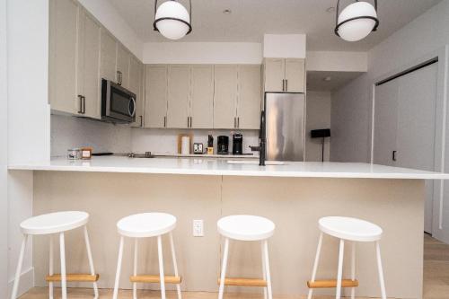 Seward Square 30 Day Stays - image 13