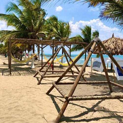 Cabañas Familiares en Coveñas con Piscina frente a la Playa