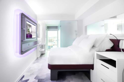 YOTEL Amsterdam - image 8