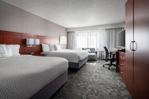 2 queen beds