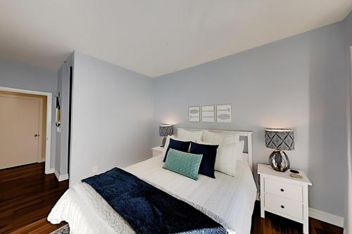 Seattle Sojourn - image 7