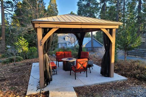 Near Hiking Home with Deck in Twain Harte! in سونورا