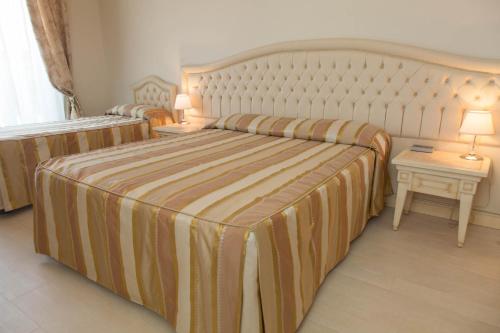 1 queen bed, 1 twin bed