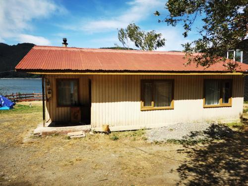 Camping & Cabaña Los Arrayanes Niebla (Camping & Cabana Los Arrayanes Niebla) in Cutipai