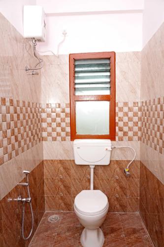 Bathroom, Blue stone homestay guesthouse in Maddilapalem