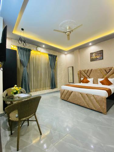Executive Suite image 10