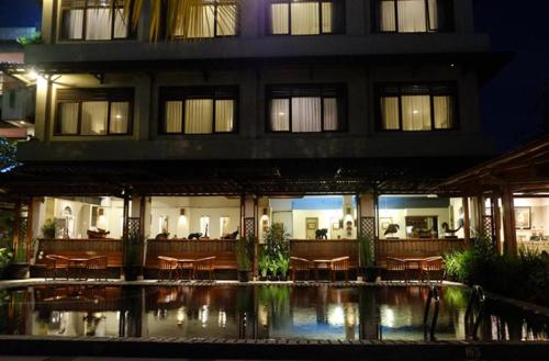 ムティアラ ホテル