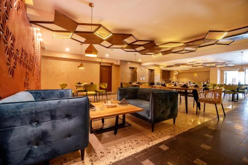 Hotel One Tower Gulberg - 호텔 원 타워 굴베르그 - 레스토랑