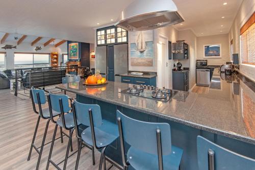 Slip-A-Way Lodge in Van Dyks Bay