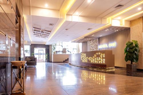 Hotel One Tower Gulberg - 호텔 원 타워 굴베르그 - 로비