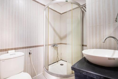 Ванная комната, Super OYO 1160 Hai Phong Hotel in Phú Nhuận