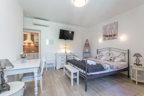 Studios & Room Poesia - image 11