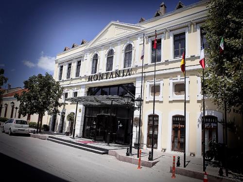 Montania Special Class Hotel - image 14