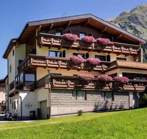  Haus Elisabeth, Pension in Sankt Leonhard im Pitztal