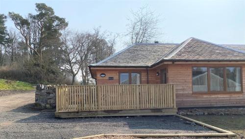 Exterior view, Partridge Lodge with Hot Tub in Forgandenny