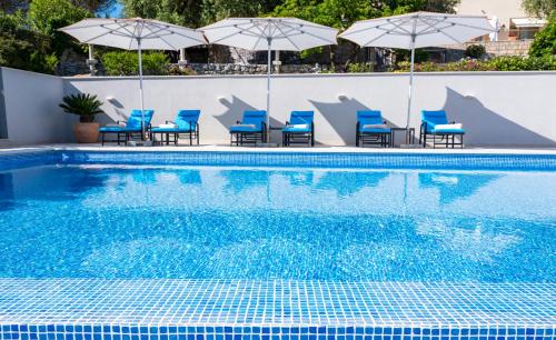 5 Bedroom Villa with Private Pool in ออราซัซ