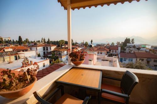 White Garden Hotel - image 6