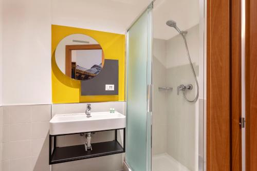 Bathroom, B&B Hotels - Hotel Palermo Quattro Canti in Palermo