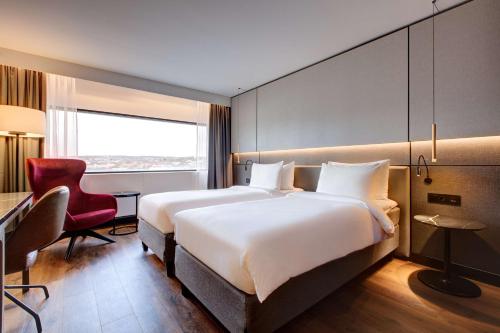 Premium Room with Fjord View image 10