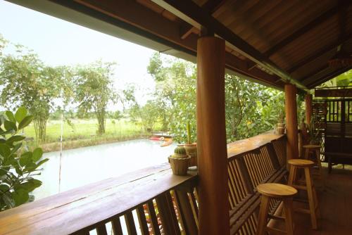 เรือนไทยใจสุขเอ๋ย in Chian Yai