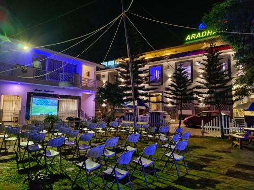 zonă comună salon/TV, HOTEL ARADHANA INN in Yercaud