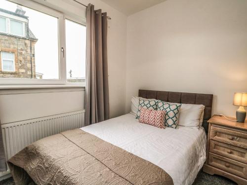 Annielea is a cosy 3 bed Cottage in Helensburgh in Хеленсбург